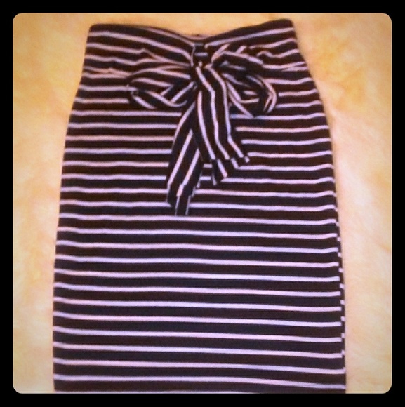 Dresses & Skirts - Pencil skirt